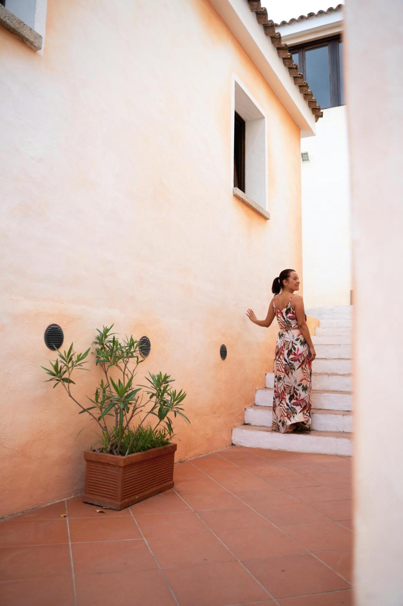 Hotel Micalosu Cannigione Exterior photo