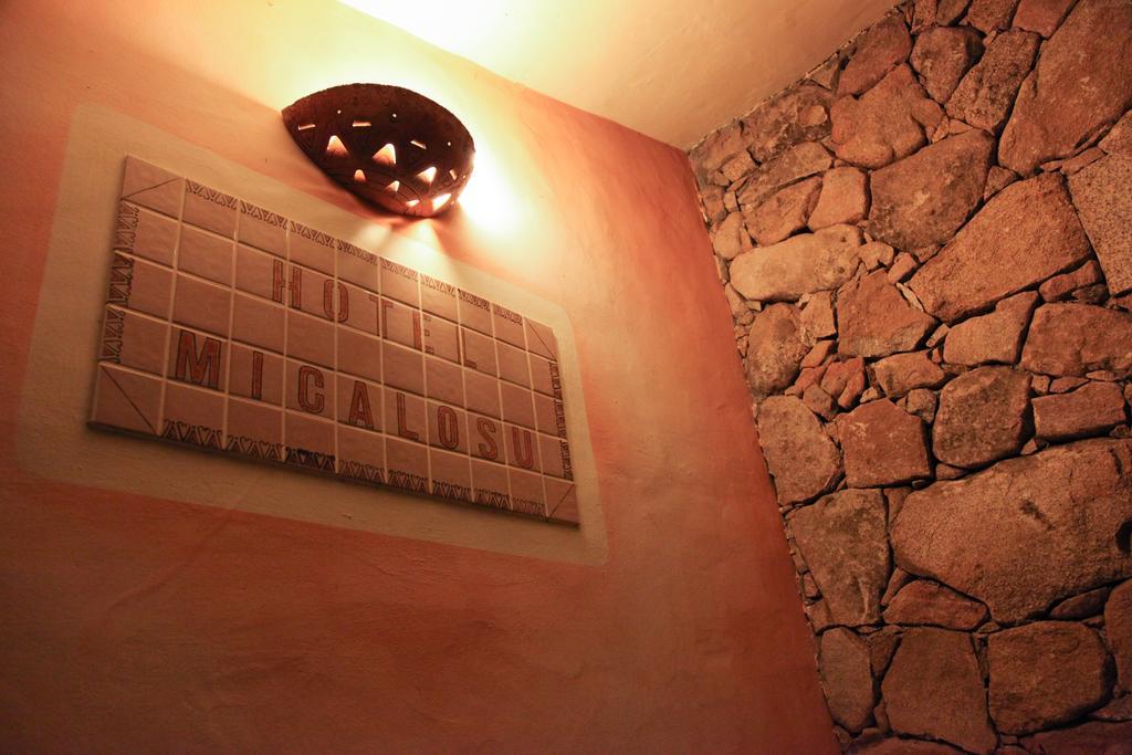 Hotel Micalosu Cannigione Exterior photo