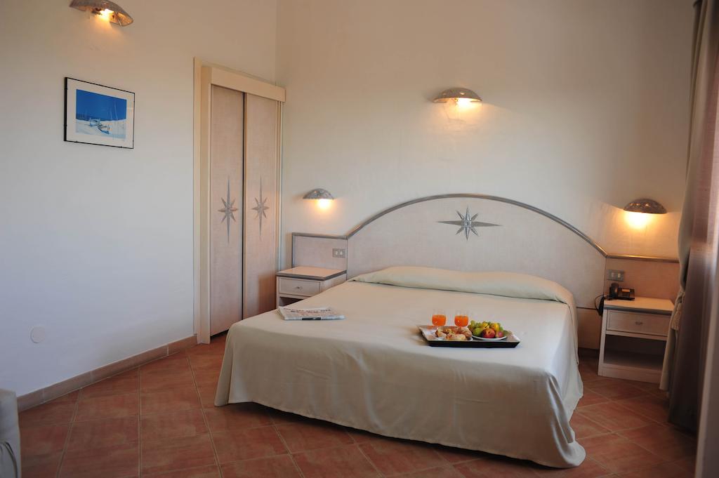 Hotel Micalosu Cannigione Exterior photo