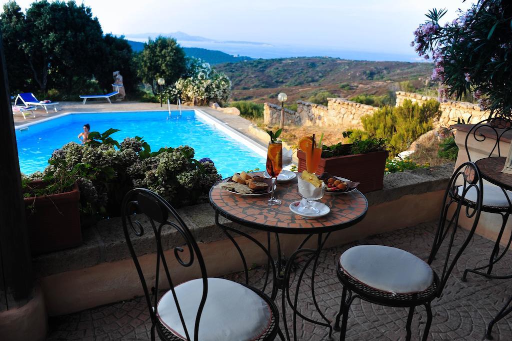 Hotel Micalosu Cannigione Exterior photo